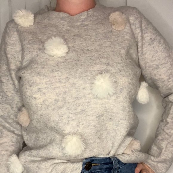 Banana Republic pom pom sweater - Picture 5 of 7